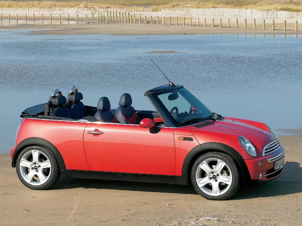 Mini Cabrio 2004 001.jpg